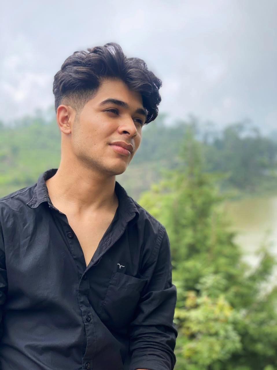 Manish Kholia